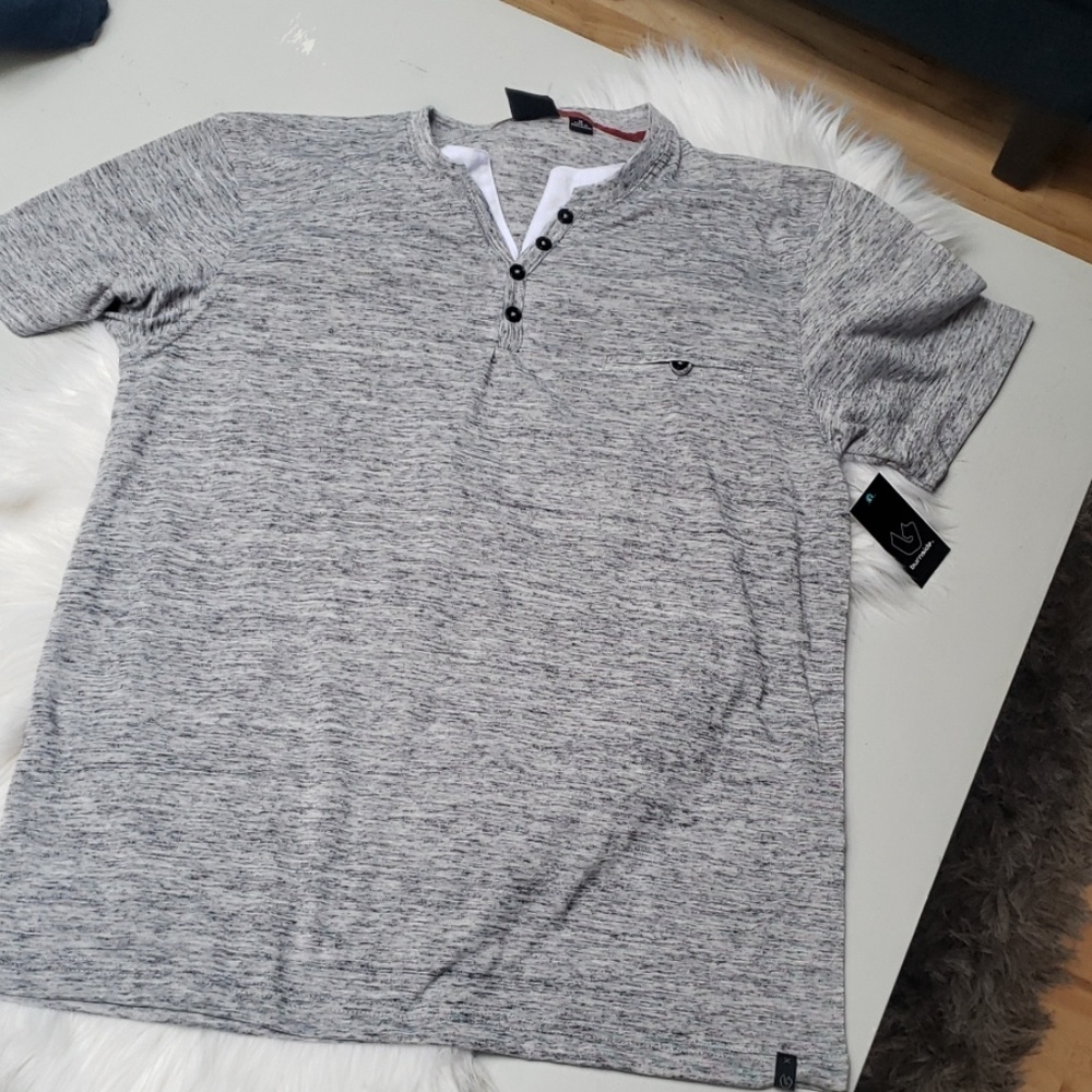 T shirt with buttons